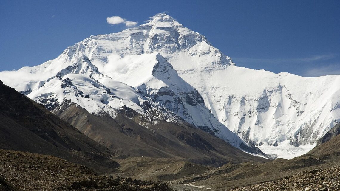 Embouteillages sur le toit du monde : le cri d&rsquo;alarme de l&rsquo;Everest